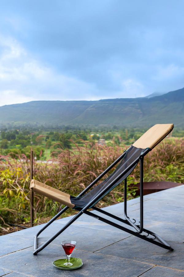 Saffronstays Zen, Igatpuri - Lake-View Villa With Indoor And Outdoor Games מראה חיצוני תמונה