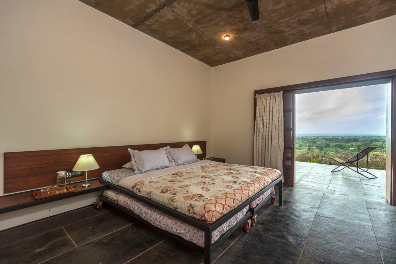 Saffronstays Zen, Igatpuri - Lake-View Villa With Indoor And Outdoor Games מראה חיצוני תמונה